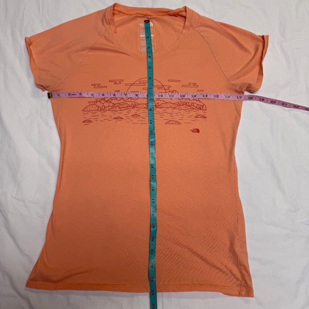 The North Face Women's Slim Fit T-Shirt M Orange Mountain Graphic EUC - Picture 6 of 9
